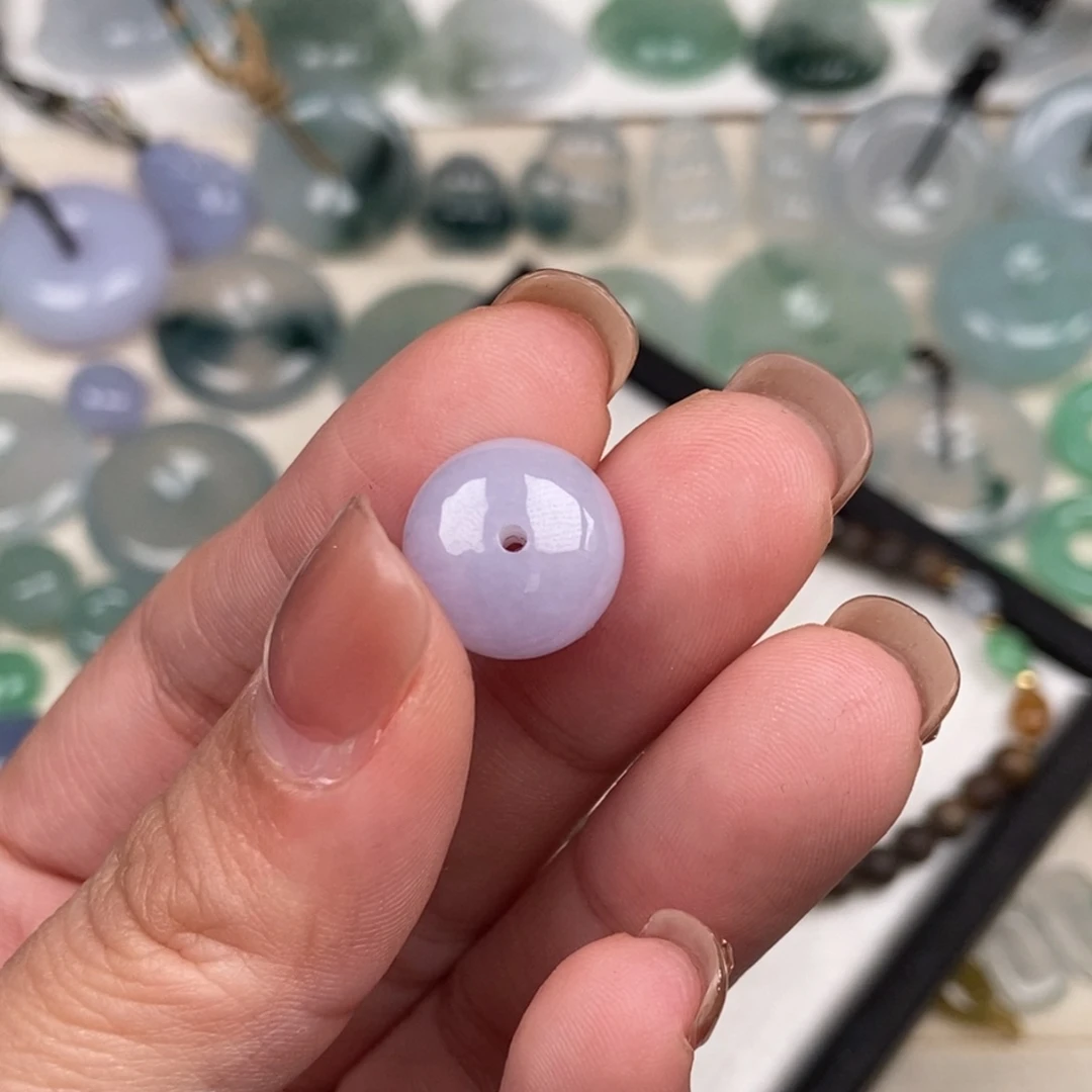 翡翠未镶嵌颈饰鼓珠