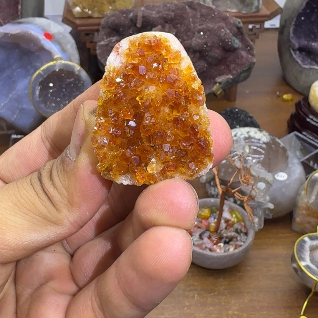 未镶嵌水晶大型摆件（非配饰）