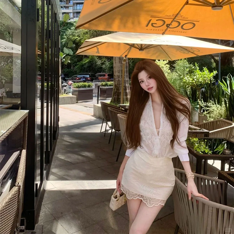 2025夏季新款ins气质御姐名媛范深V领蕾丝衬衫女配蕾丝包臀半身裙
