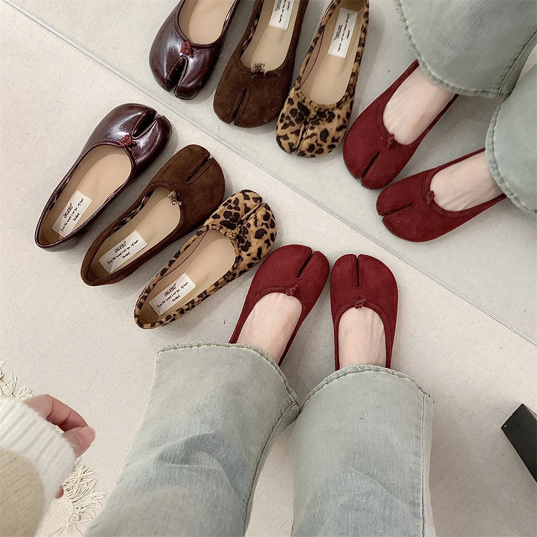平底分趾猪蹄鞋女鞋子2025年新款春秋季外穿法式小众豹纹复古单鞋