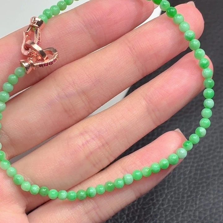 翡翠18K金镶嵌颈饰吊坠