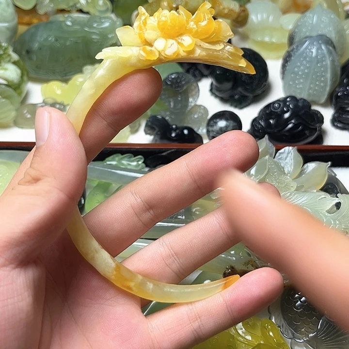未镶嵌蛇纹石玉颈饰山***铺
