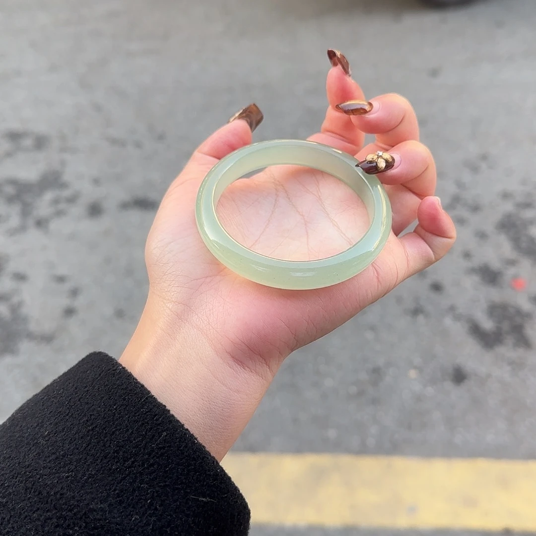 东陵石未镶嵌手镯