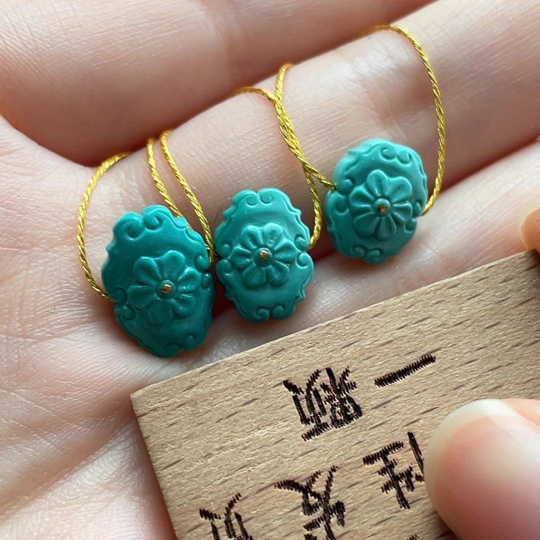 绿松石未镶嵌颈饰