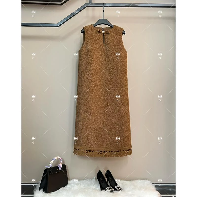 【秀秀】不褪色复古风显瘦默认款式连衣裙女装轻奢秋冬时尚 H-1529