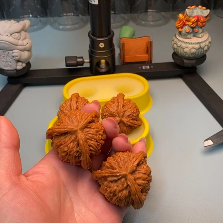 喝***能吊坠文玩核桃45尺寸白狮子