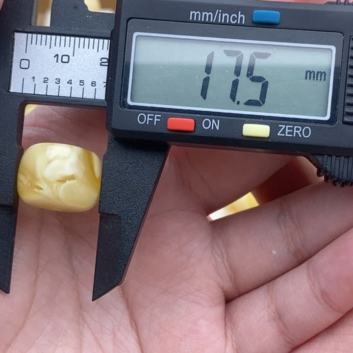 鱼***儿未镶嵌蜜蜡裸石蜜蜡墩子