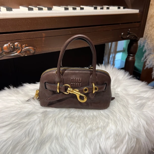 99新 MIU MIU/缪缪 Aventure mini石楠木色贝壳包