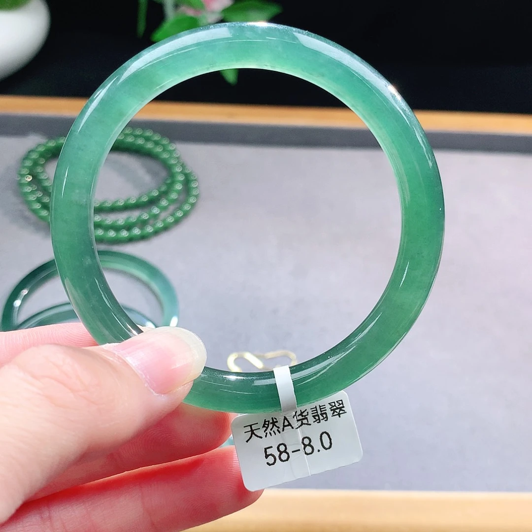 未镶嵌手镯（圆镯）翡翠