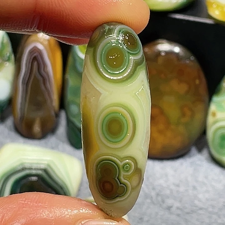 玛瑙/玉髓未镶嵌珠宝奇石