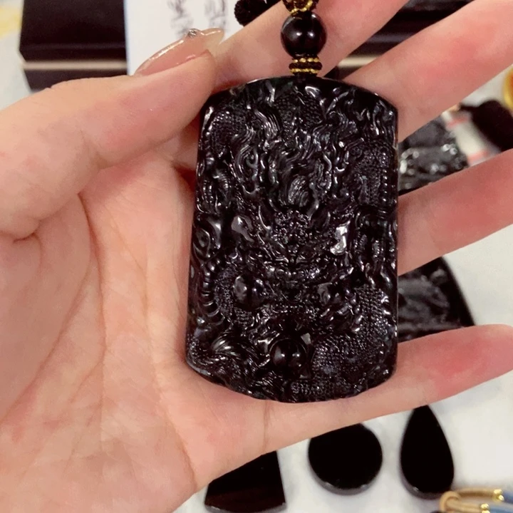 自***上颈饰未镶嵌翡翠翡翠