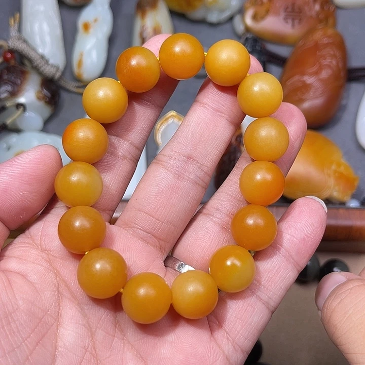 篜***上颈饰未镶嵌和田玉