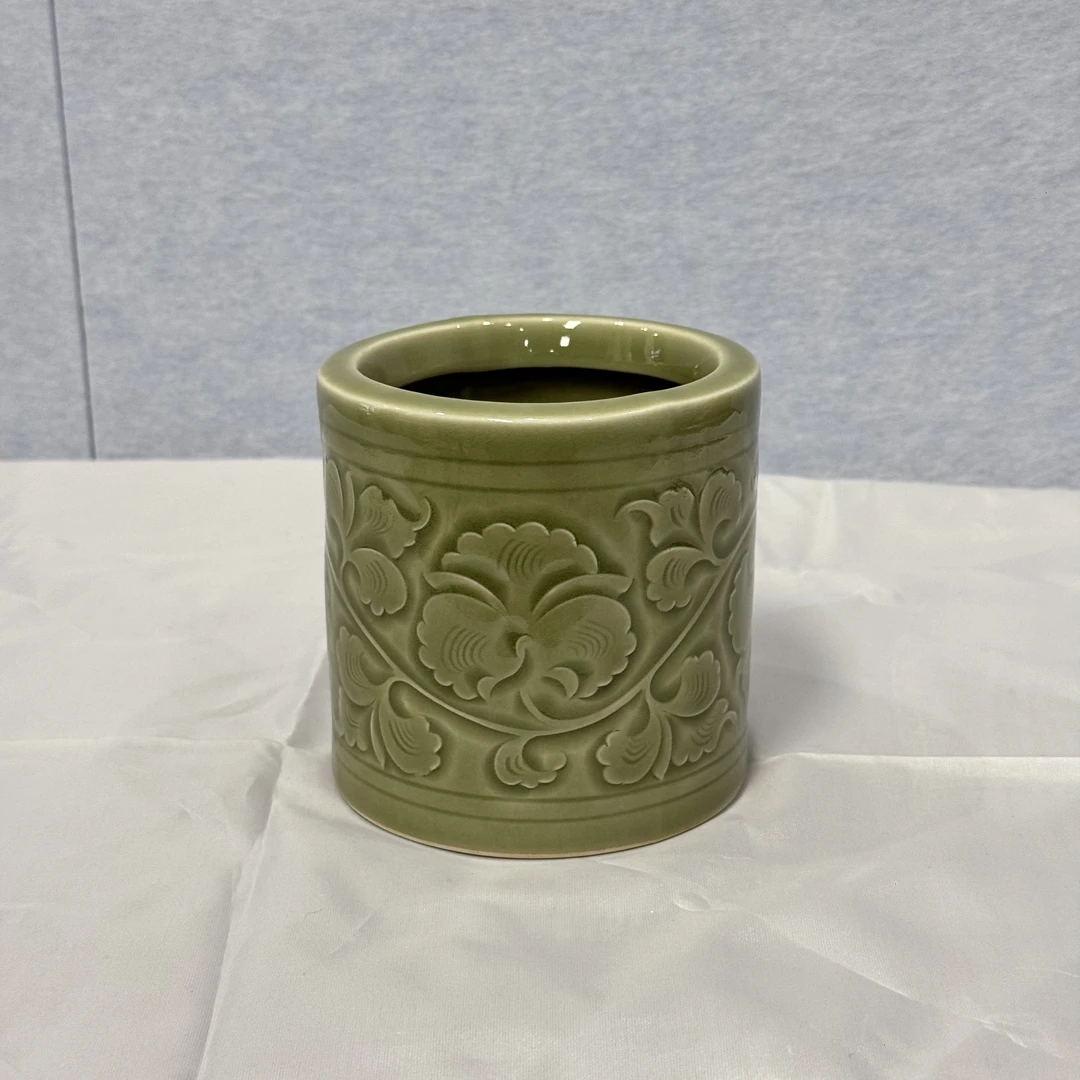 【观文荐瓷】微瑕10.5cm耀州窑青釉大师手工刻花牡丹纹笔筒