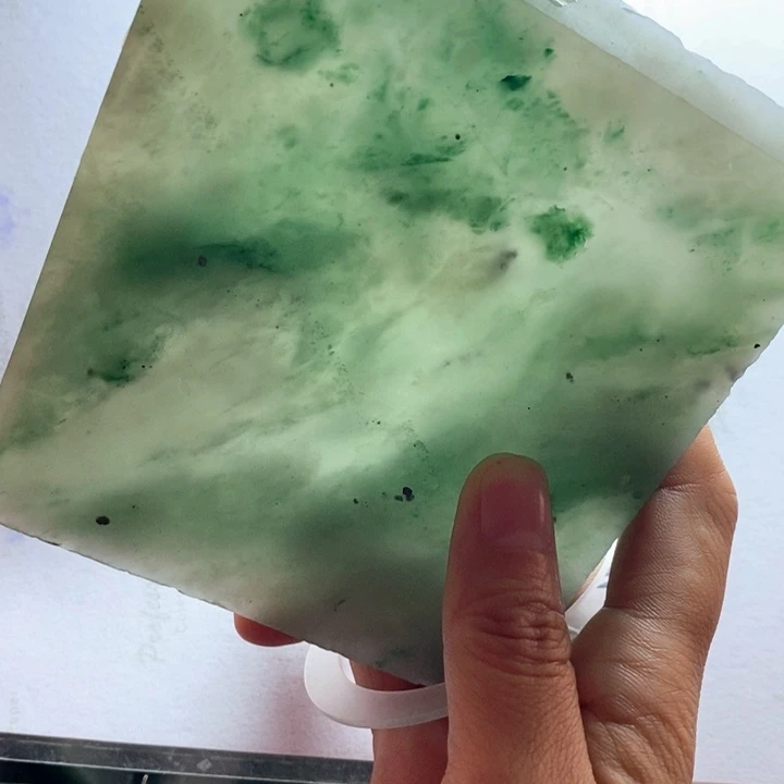 花***贵定制石英质玉（非洲翠）