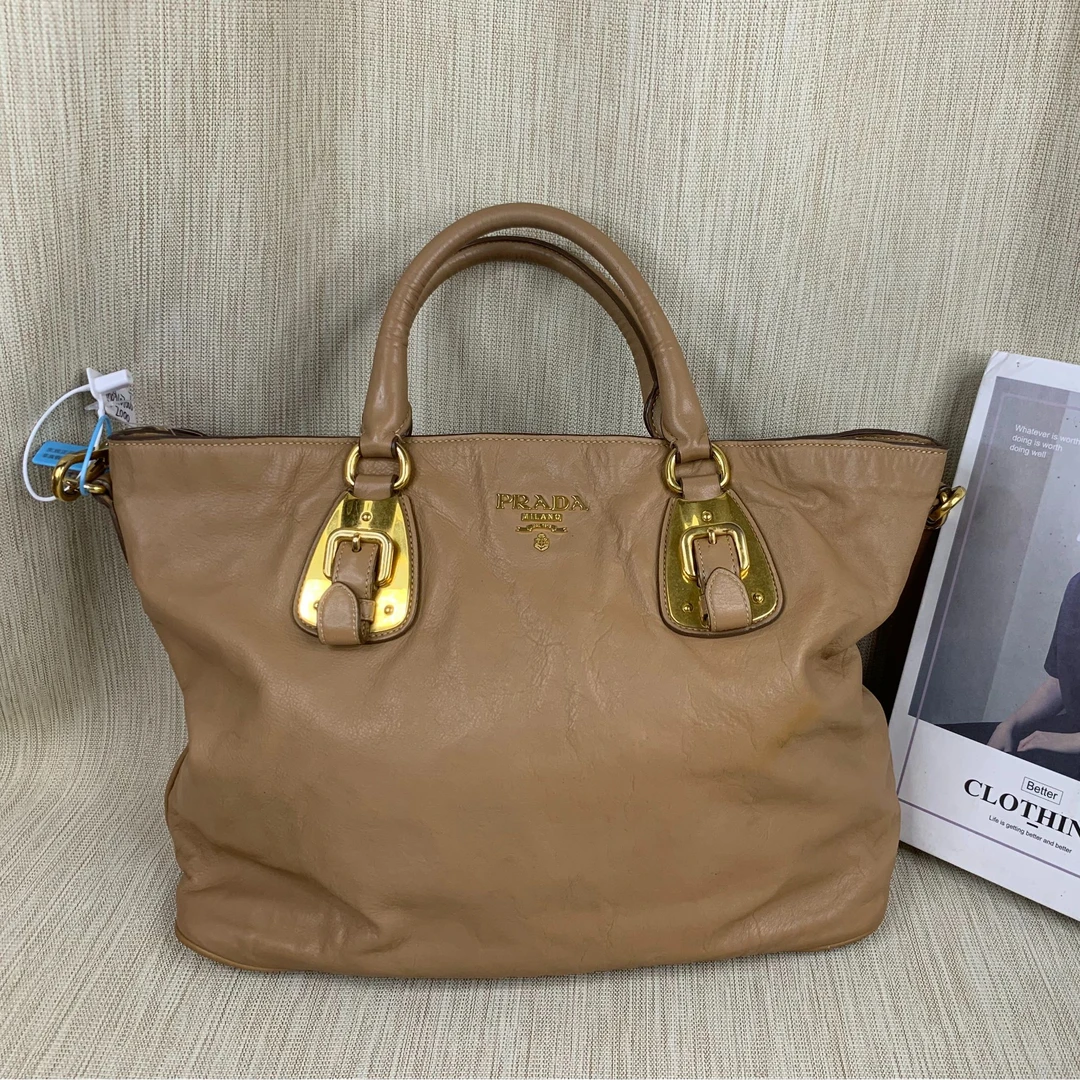 95新 Prada/普拉达 奶茶色金标手提包/WJ09107006/7006