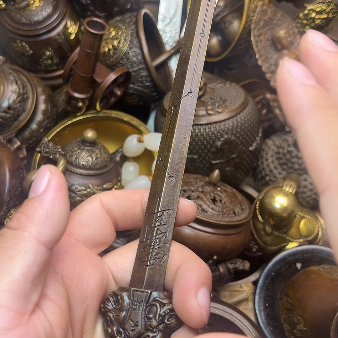 精美铜器工艺品等