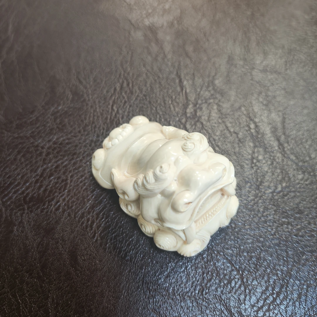 猛犸约41克雕刻件ZL084