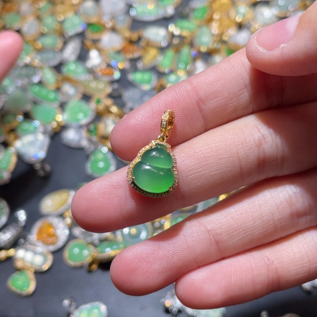 【闪购商品】翡翠戒指18K金镶嵌A****7吊坠