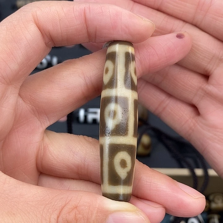 次***称玛瑙/玉髓未镶嵌颈饰