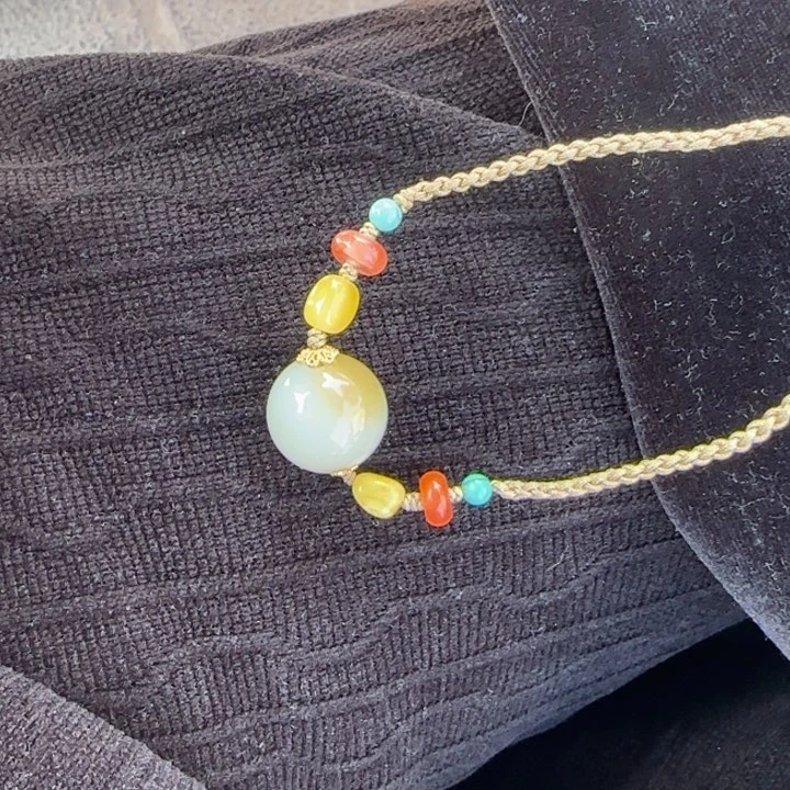 和田玉颈饰未镶嵌