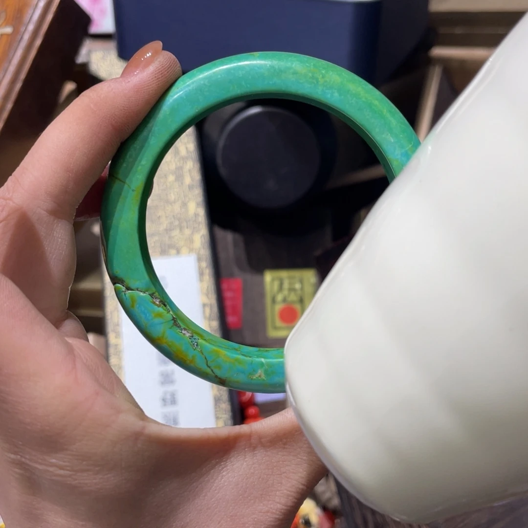 紫砂线香的味道很浓很香      