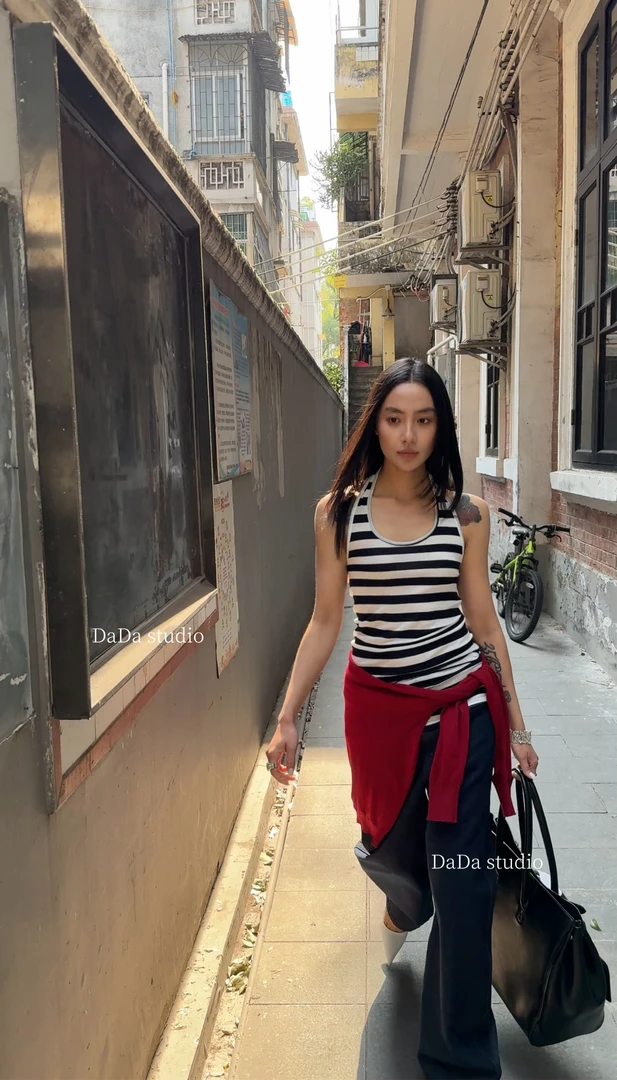 No退No换 DaDa原创显瘦露背上衣9266