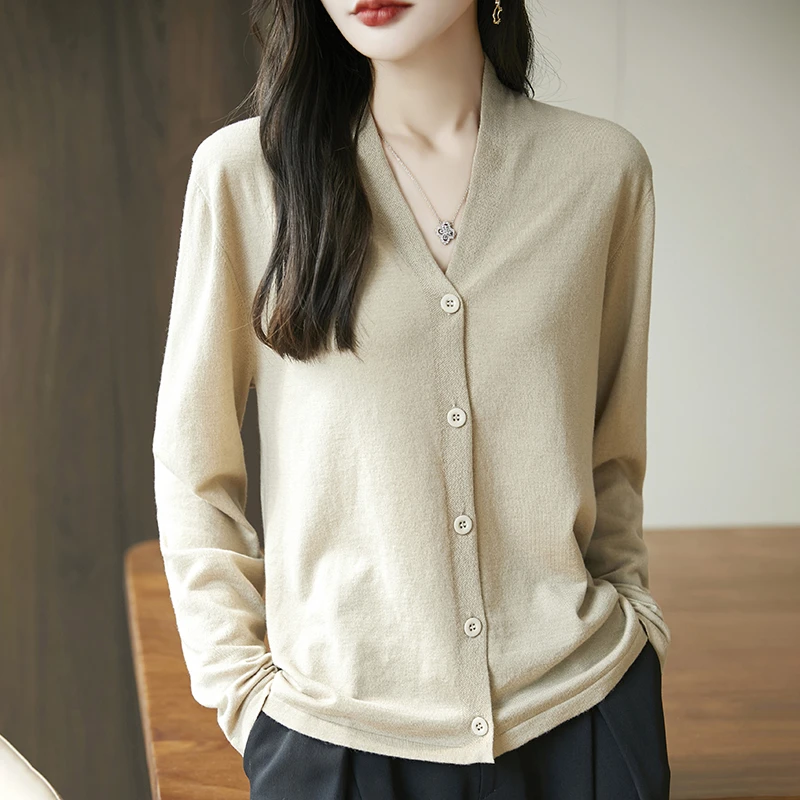 甄选精纺羊毛防晒针织开衫春秋时尚长袖休闲打底衫春季百搭羊毛衫