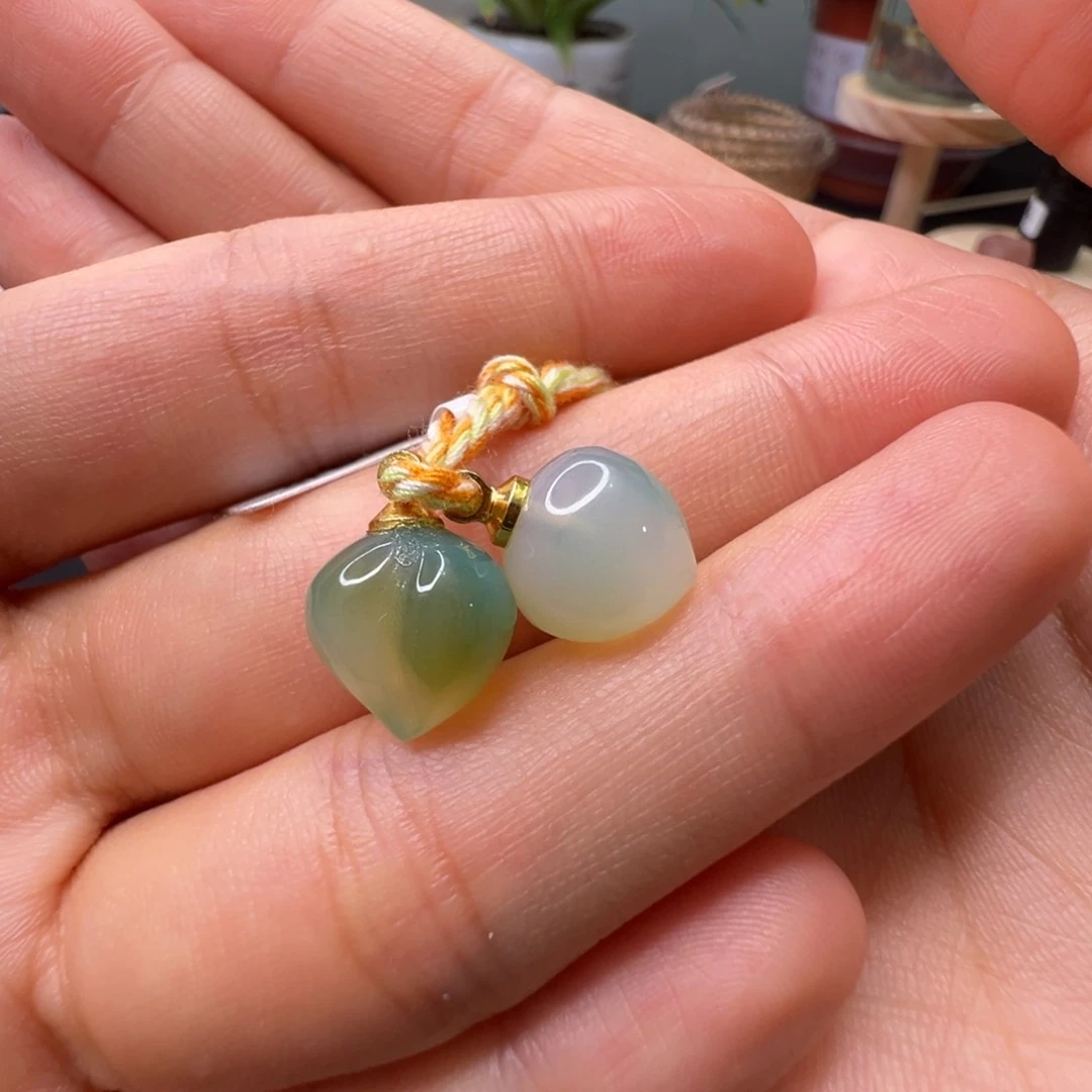 夏***离南红玛瑙配饰未镶嵌634