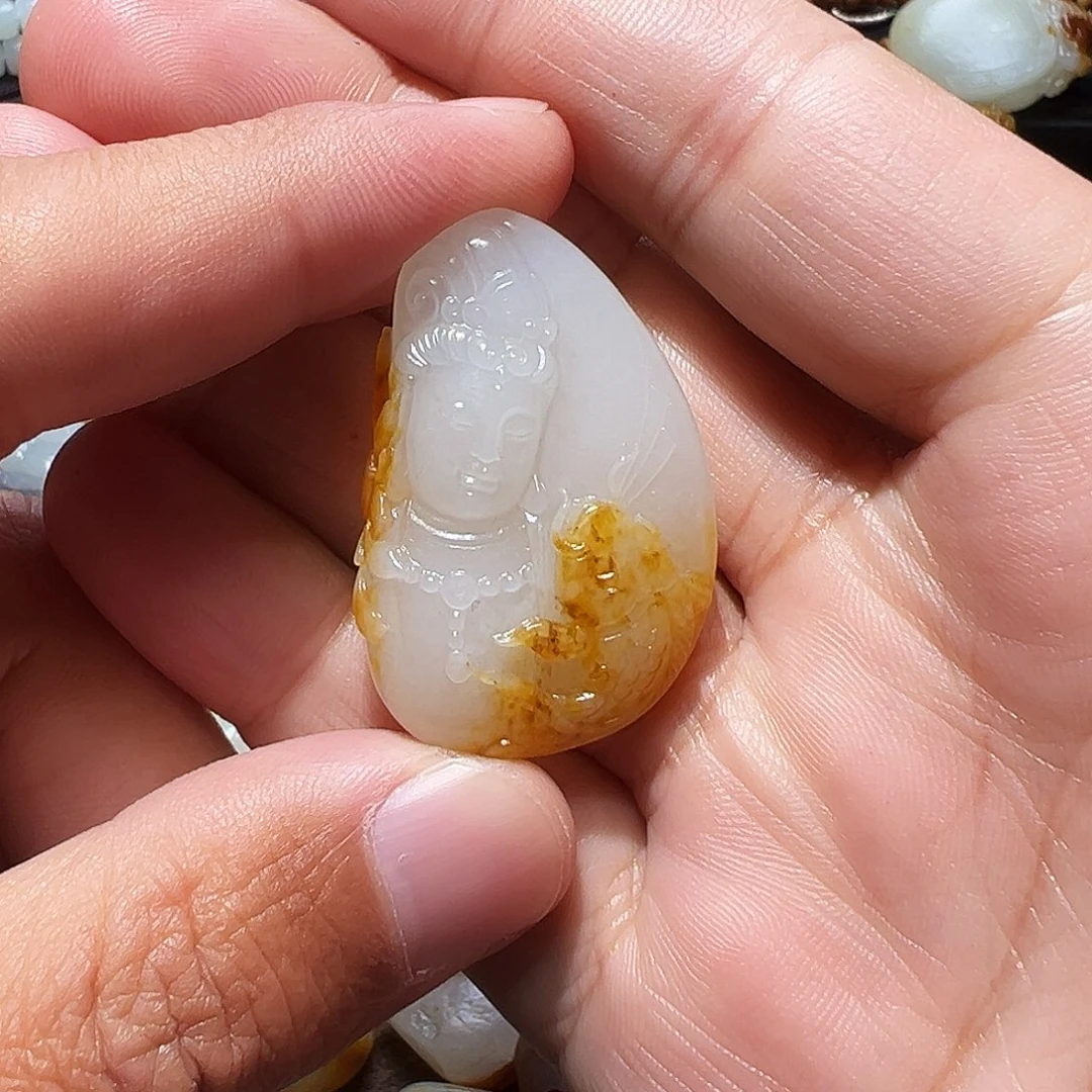 和田玉颈饰未镶嵌白***料