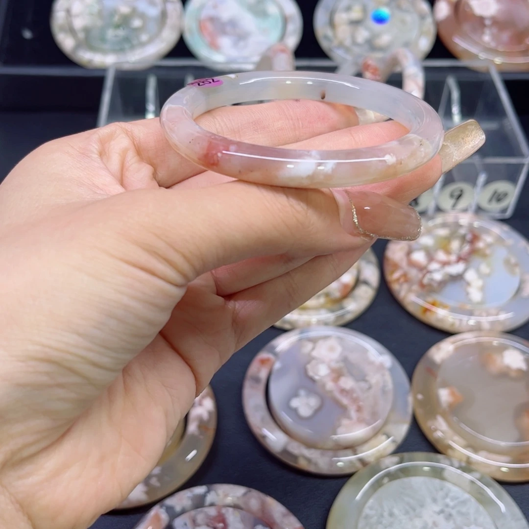 手镯玛瑙/玉髓未镶嵌54