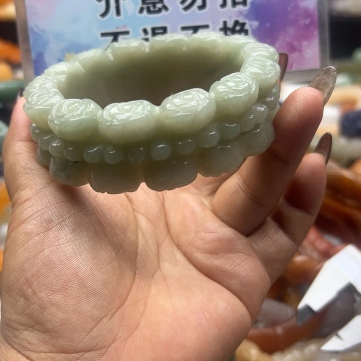 未镶嵌手镯石英岩玉