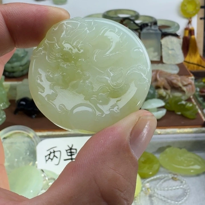 未镶嵌蛇纹石玉颈饰