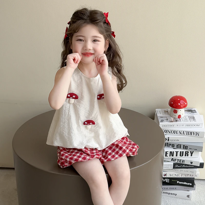 女童夏装无袖套装2025新款儿童可爱蘑菇背心格子裤宝宝洋气两件套