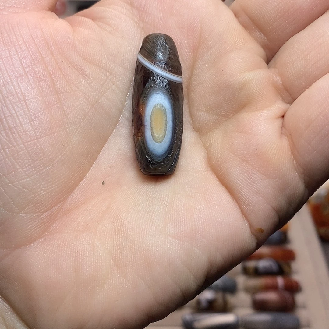 米***玛瑙/玉髓未镶嵌珠宝奇石