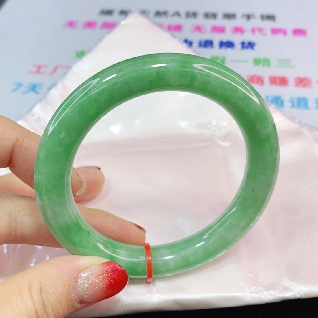 未镶嵌手镯（圆镯）翡翠56.2圈强推
