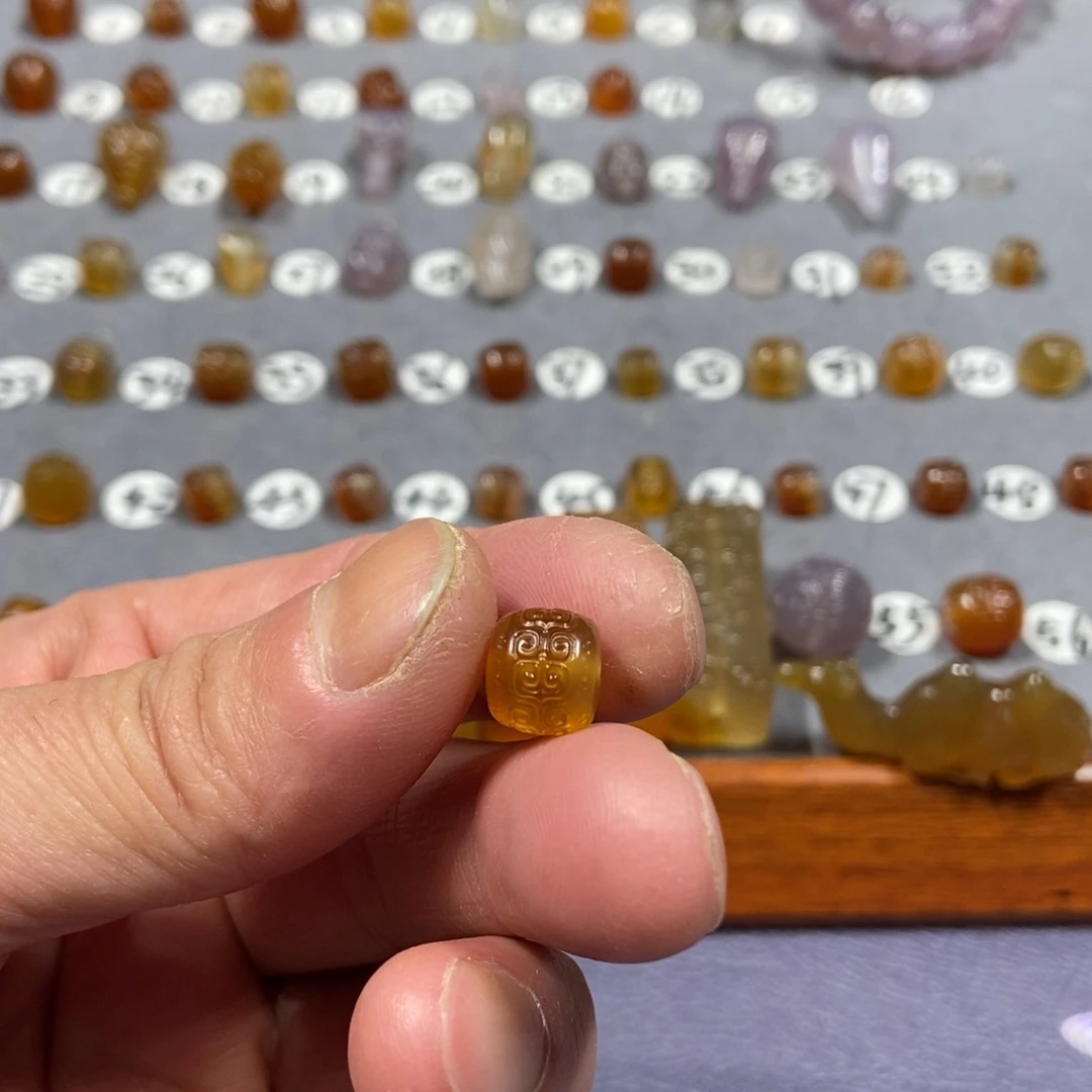 文***齐玛瑙/玉髓合金颈饰珠
