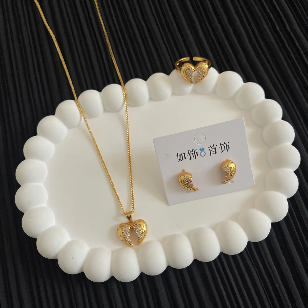 铜合金项链 如饰 精致小爱心三件套套装轻奢气质