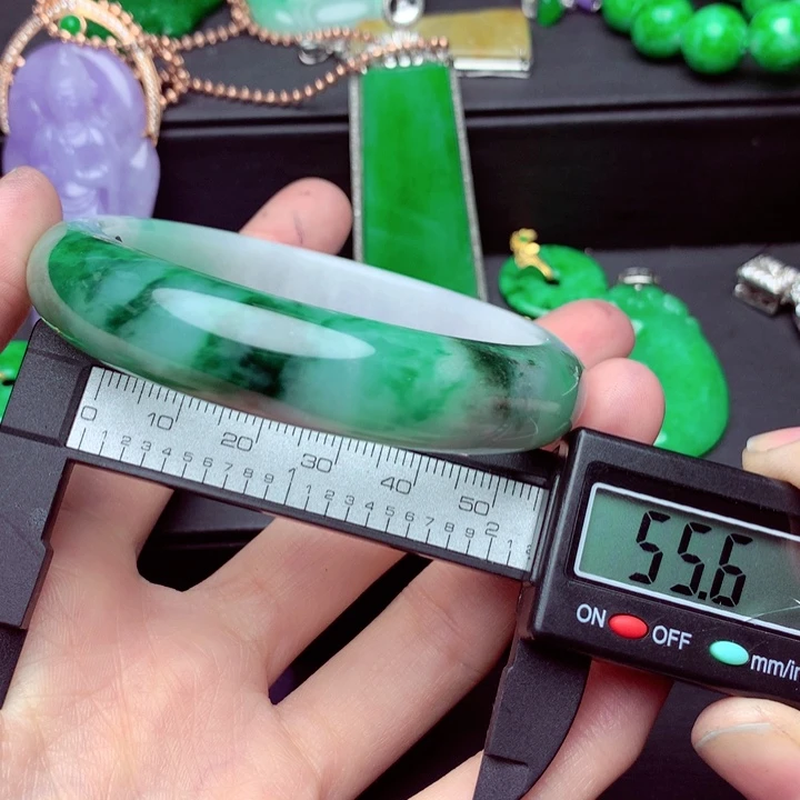 翡翠未镶嵌手镯手镯