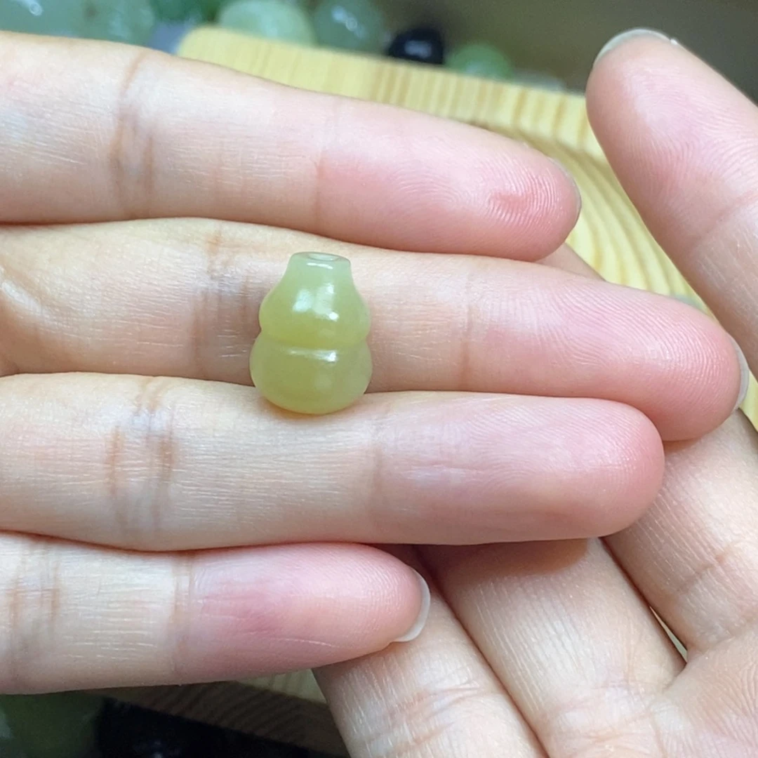 未镶嵌和田玉挂件半****天