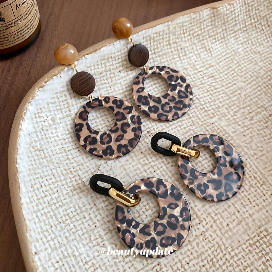 铜合金耳饰 银针豹纹亚克力树脂圆形吊坠耳环复古美拉德风耳钉小