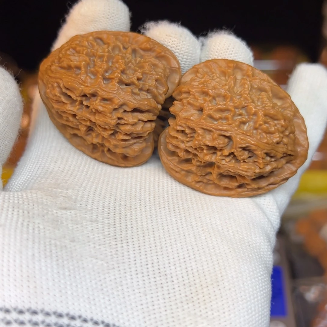 小***羊桃核把件南疆石尺寸42