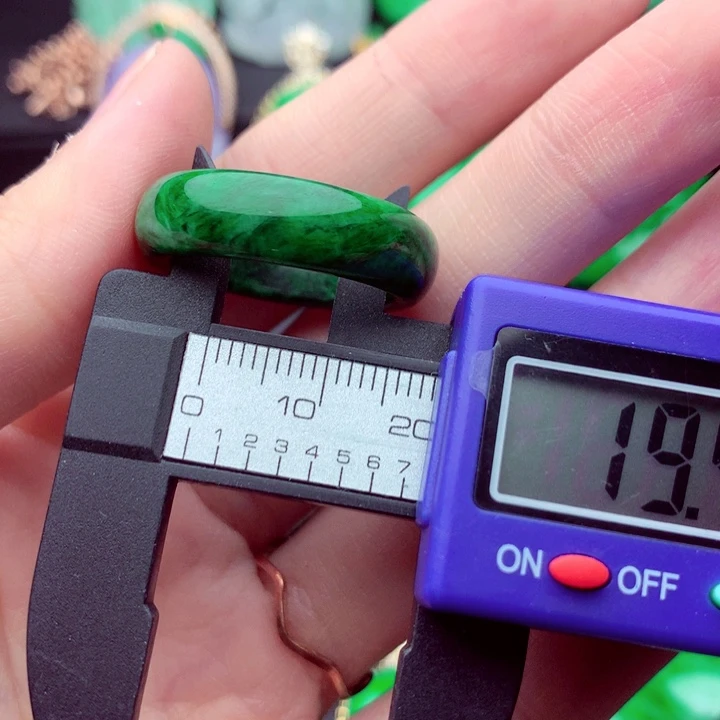 翡翠未镶嵌戒指戒指