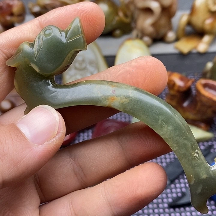 未镶嵌蛇纹石玉颈饰