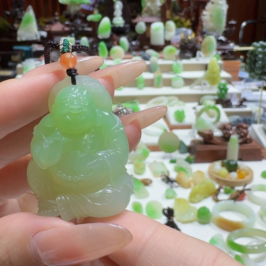 和田玉（翠青玉）未镶嵌挂件翠青佛