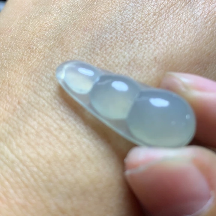 定制翡翠未镶嵌翡翠豆子