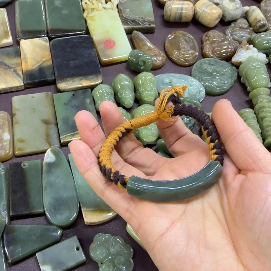 岫岩老玉（透闪石质玉）未镶嵌挂件