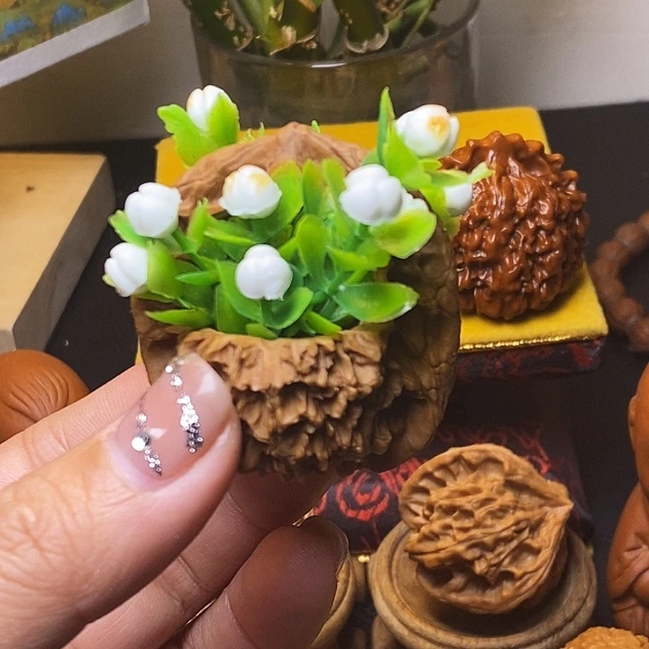 吊坠桃核小花蓝工艺品s