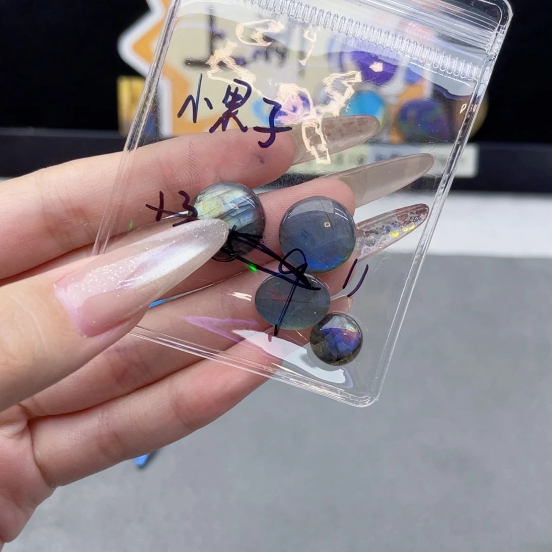 未镶嵌珠宝半成品水晶小****?