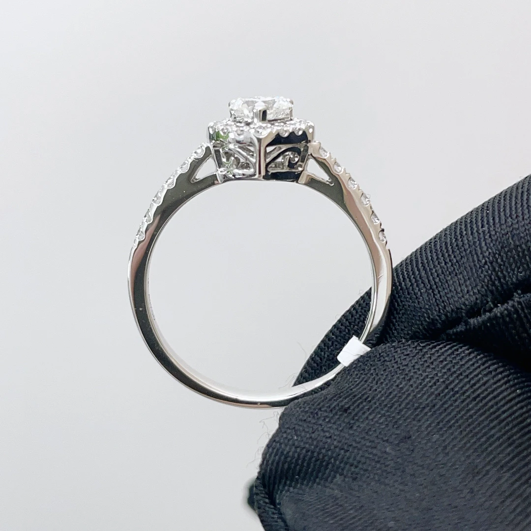 18k金钻石戒指经典爱心款31份2.803克净度VS颜色F #13