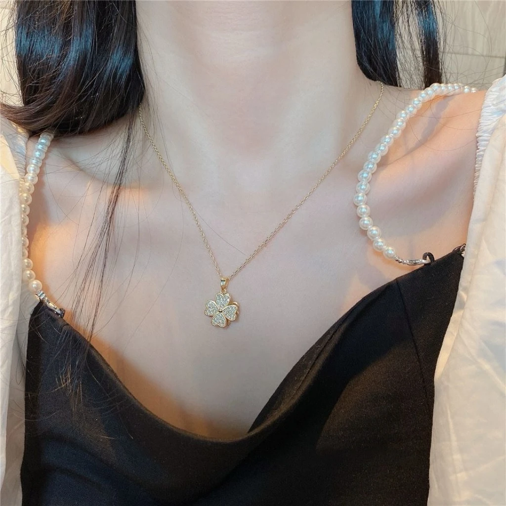 钛钢合成锆石项链 四叶草项链女轻奢小众ins风旋转f坠链锁骨链